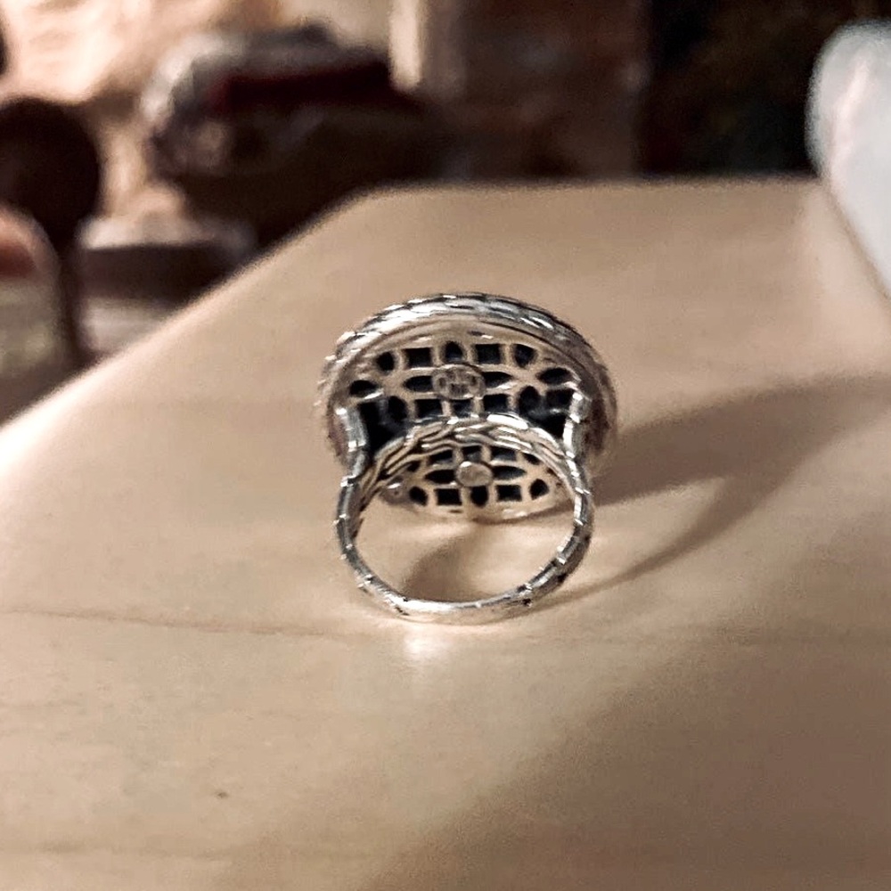 John Hardy Kawung Pattern Enamel Detail Disc Ring - Picture 5 of 9